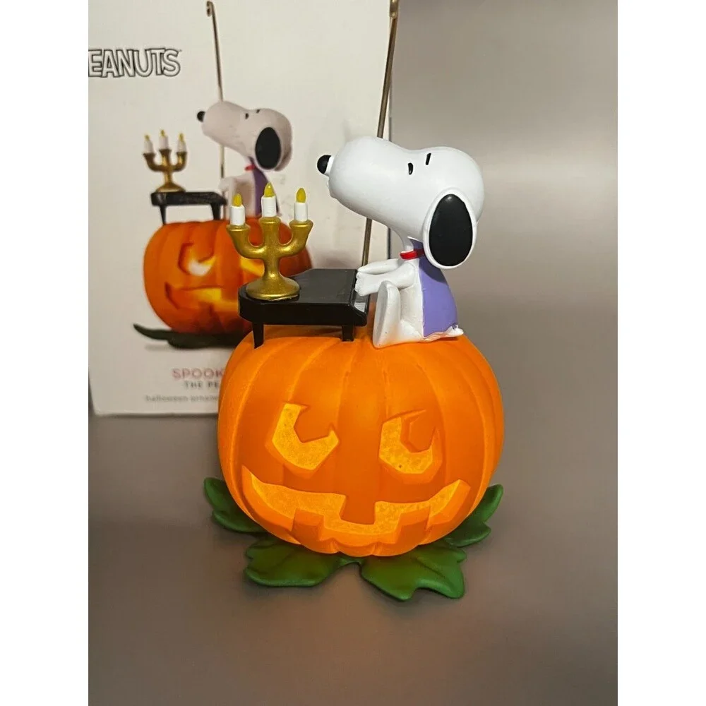 Hallmark Keepsake SPOOKY SNOOPY The Peanuts Magic Sound Light Halloween Ornament